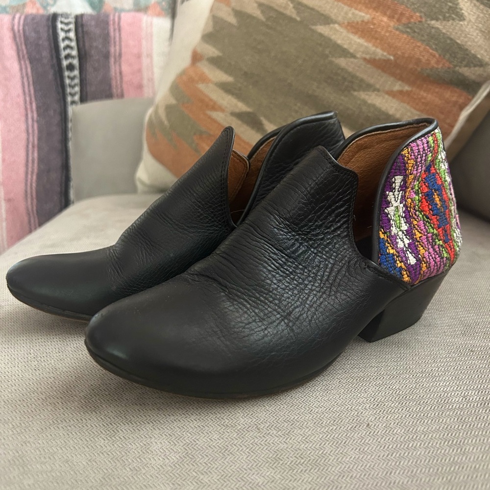 Teysha black leather booties.